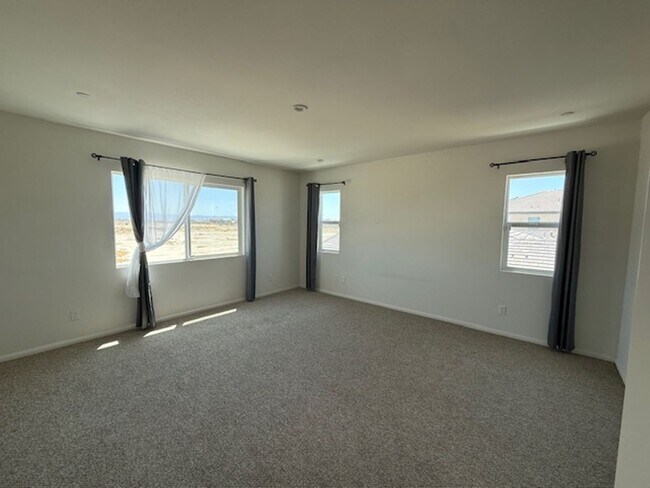 Building Photo - 2917 La Calle Audaz Ave