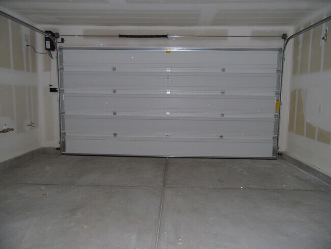 Building Photo - Mountains Edge - Watermarke