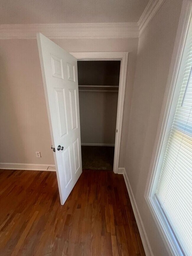 Building Photo - READY NOW!!! 2 bedroom townhouse available in Lawrenceville!
