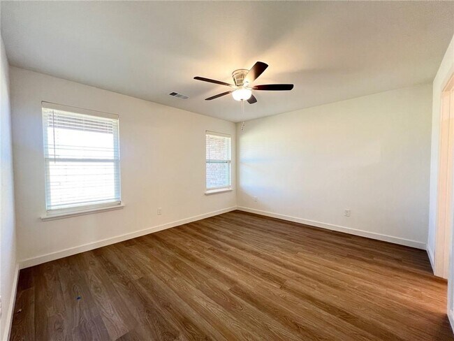 Building Photo - 611 NW 69th Ave
