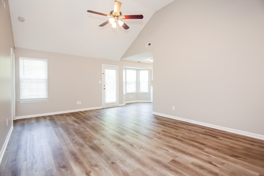 Building Photo - 7212 Kavan Hunter Dr