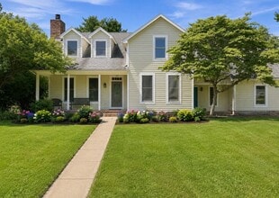 Building Photo - 1709 S Walnut Dr