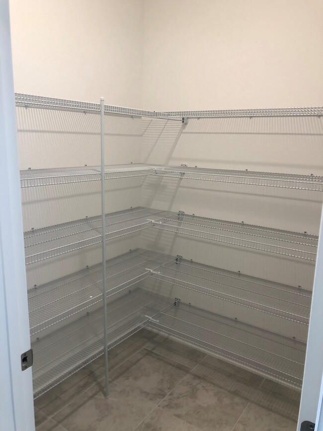 Building Photo - Just Listed!  3/2.5 Located In Beautiful P...