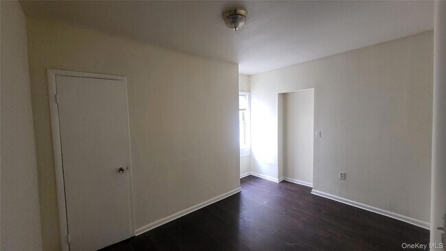 Building Photo - 67 Academy St