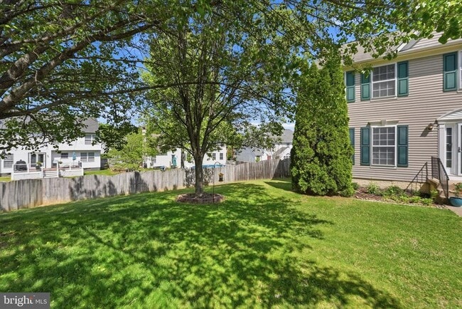 Building Photo - 11 St Marks Ct