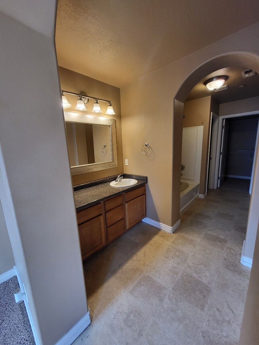 Building Photo - 1611 W 3180 N