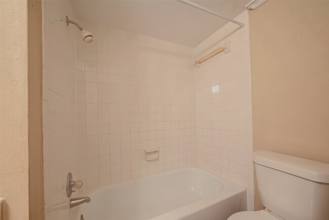 Building Photo - 14911 Wunderlich Dr
