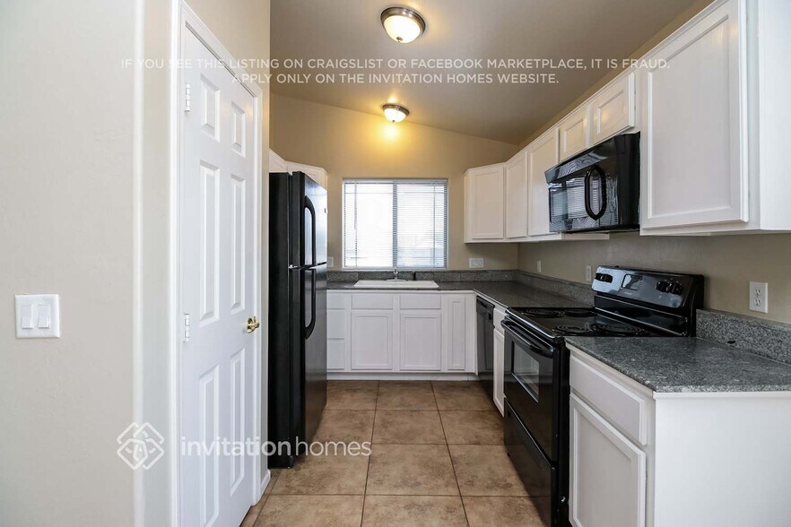 Building Photo - 10546 E Contessa St