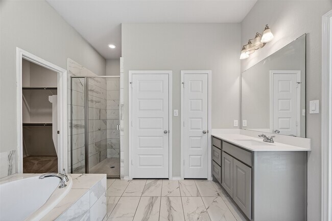 Building Photo - 3610 Brattain Dr