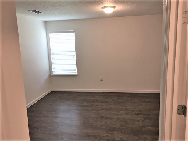 Building Photo - 3330 Bradley Creek Pkwy