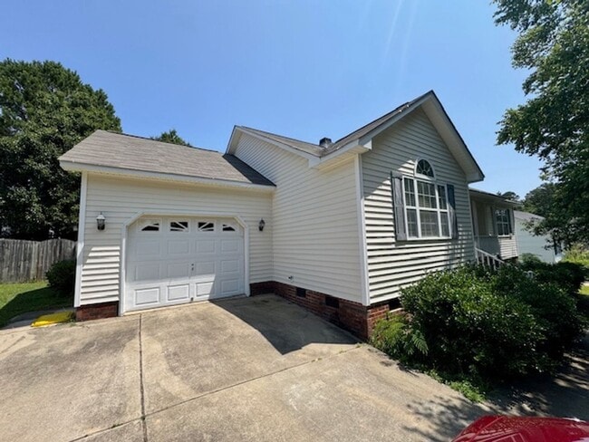 Building Photo - Open House 6/6 at 4 PM!