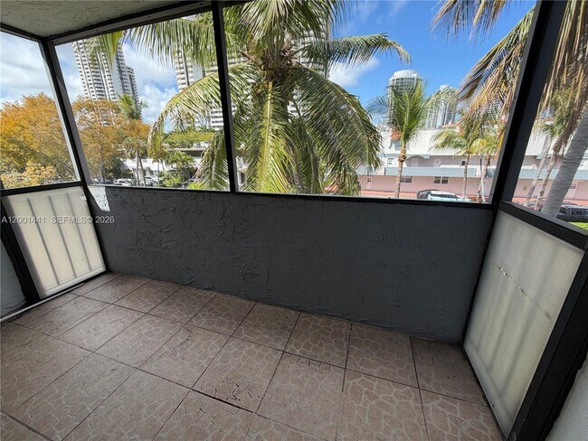 Building Photo - 3582 NE 171 St