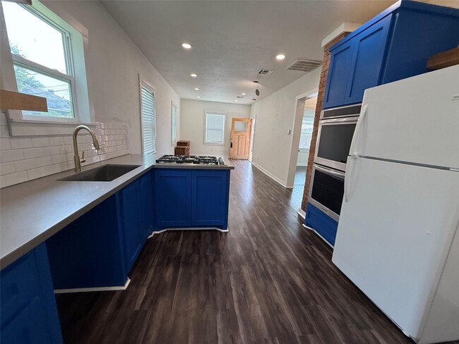 Building Photo - 1 Canal Ct