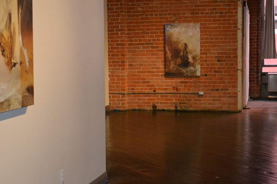 Building Photo - 743 Beaubien St