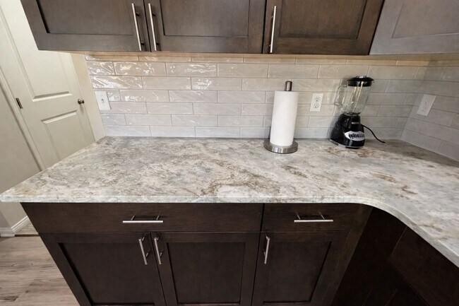 Building Photo - 13776 Grandeur Ave