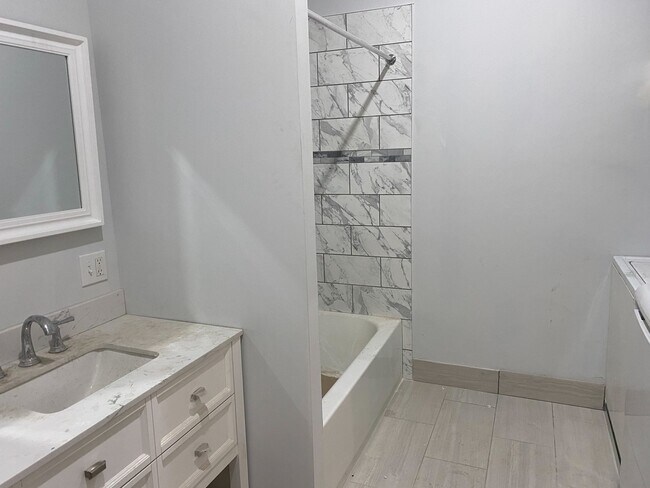 Building Photo - 124 South 19th Street, Unit 24-2R