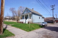 Building Photo - AVAILABLE SEPTEMBER - 1 BED 1 BATH