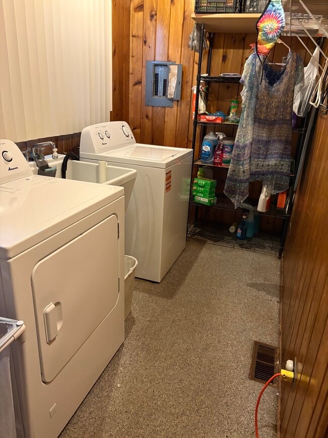 Building Photo - 980 County Line Rd