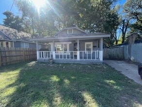 Building Photo - 3411 Rockwood Ave