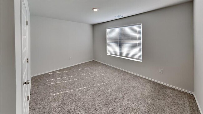 Building Photo - 6141 Bradford Pear Ln