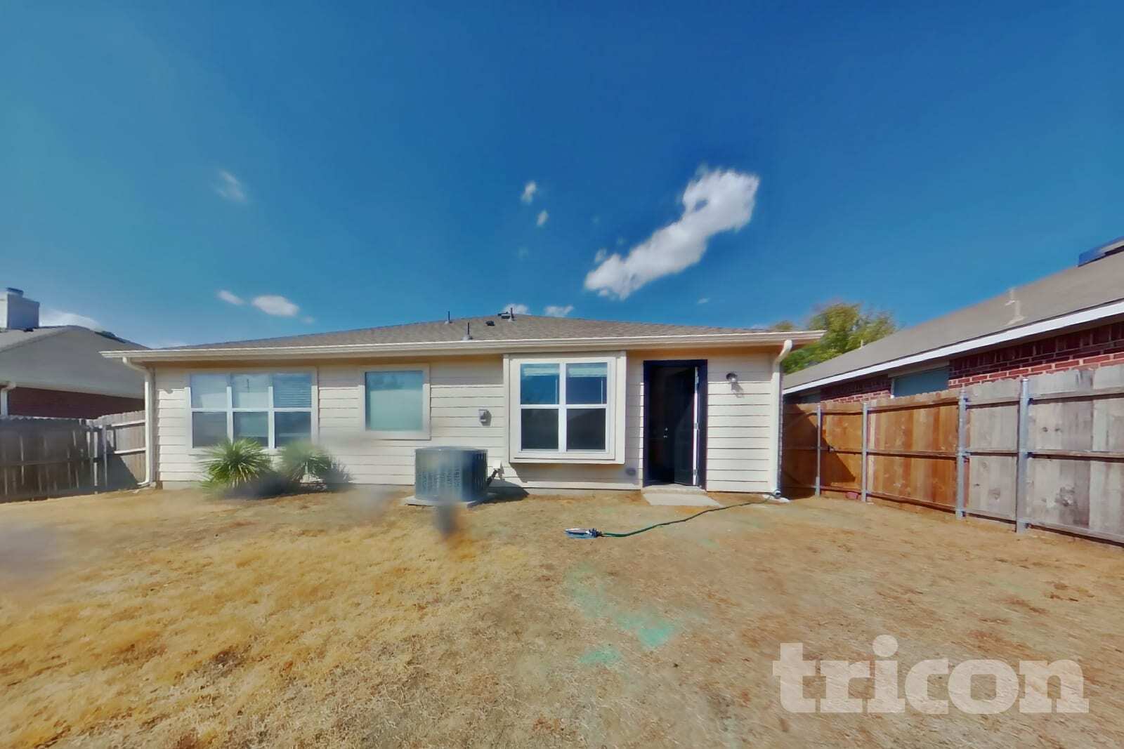 Building Photo - 6400 Stone Lake Dr