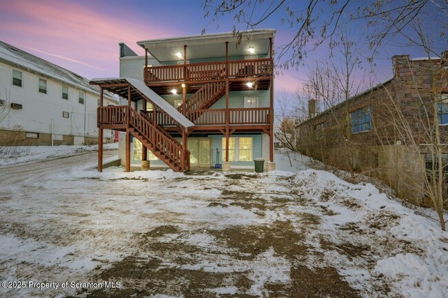 Building Photo - 144-144 Market St