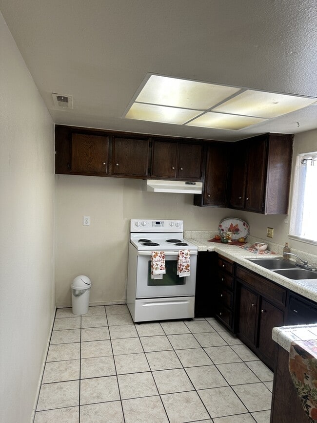 Building Photo - 2930 Whittier Ct