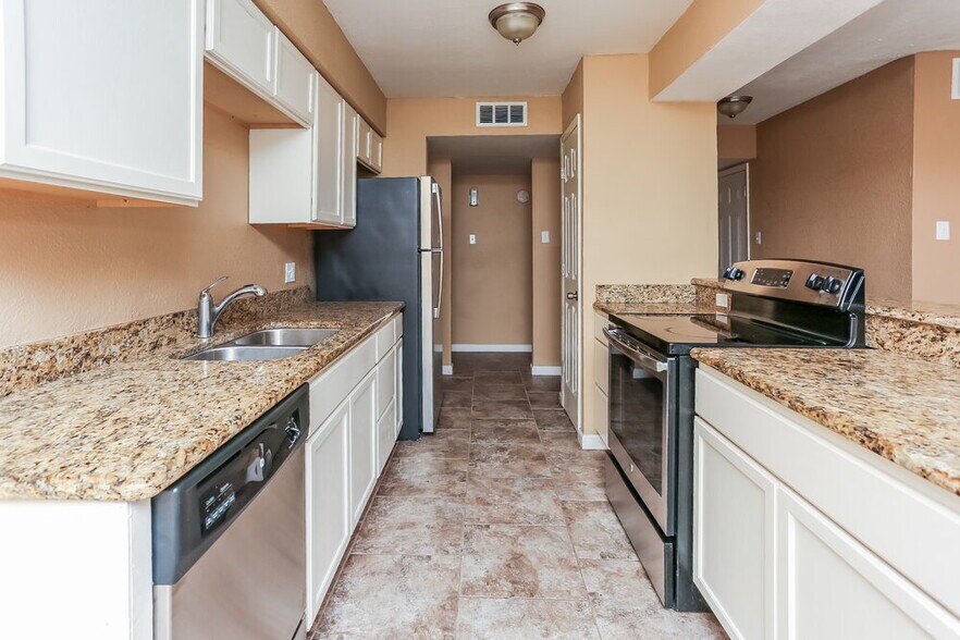 Building Photo - 1804 Primrose Ln