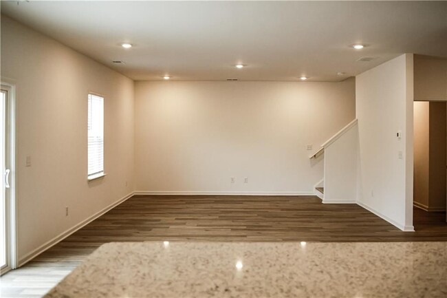 Building Photo - 386 Red Dragon Dr