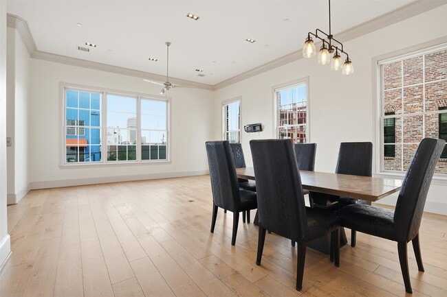 Building Photo - 19 Robita St