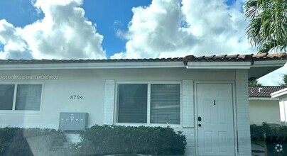 Building Photo - 8704 NW 38th Dr