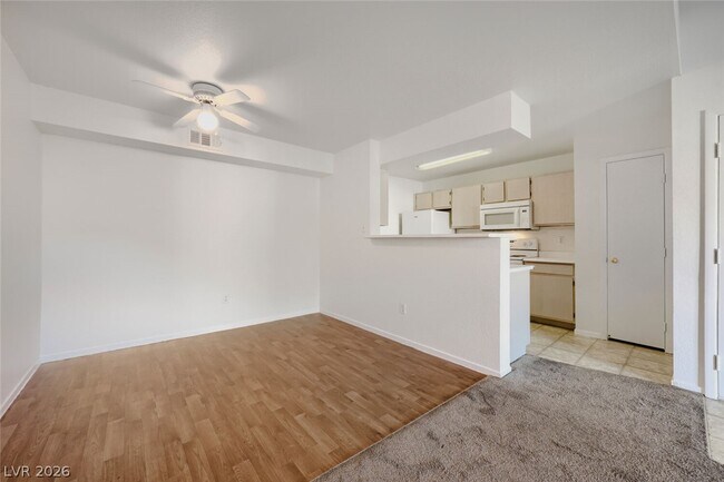 Building Photo - 1150 N Buffalo Dr
