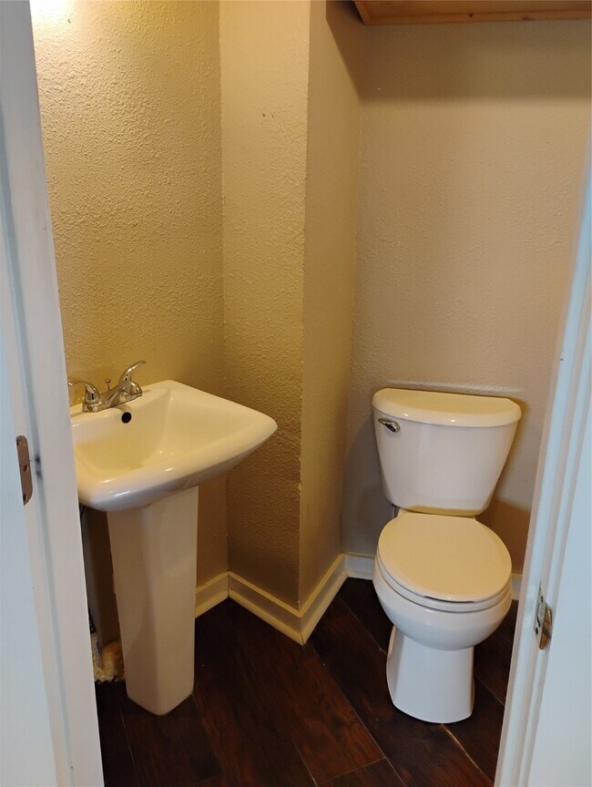 Building Photo - 6759 TX-105