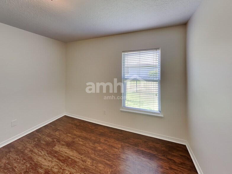Building Photo - 14138 Devan Lee Dr W