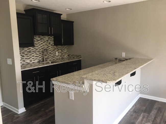 Building Photo - 9428 Park Meridian Dr