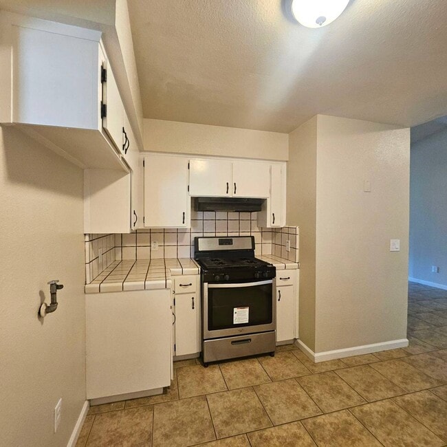 Building Photo - 2308 W Kanai Ave