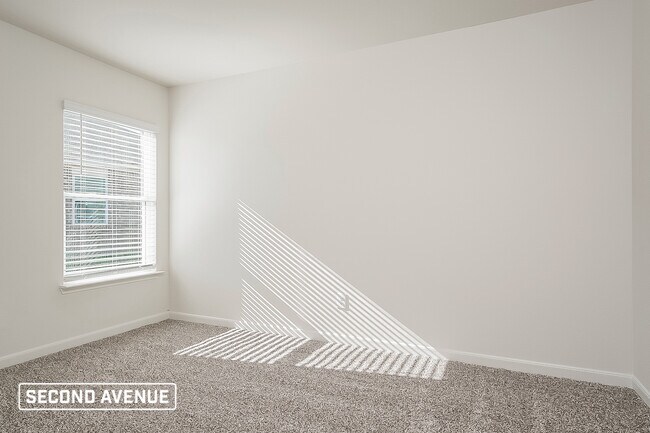 Building Photo - 520 Bennie Leonard St