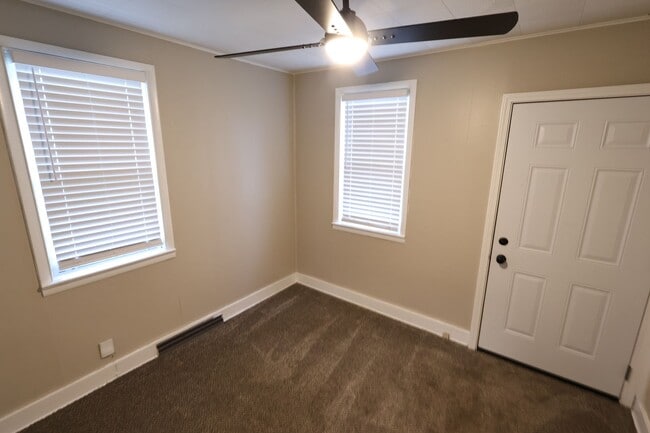 Building Photo - 1453 Woodbirch Ave