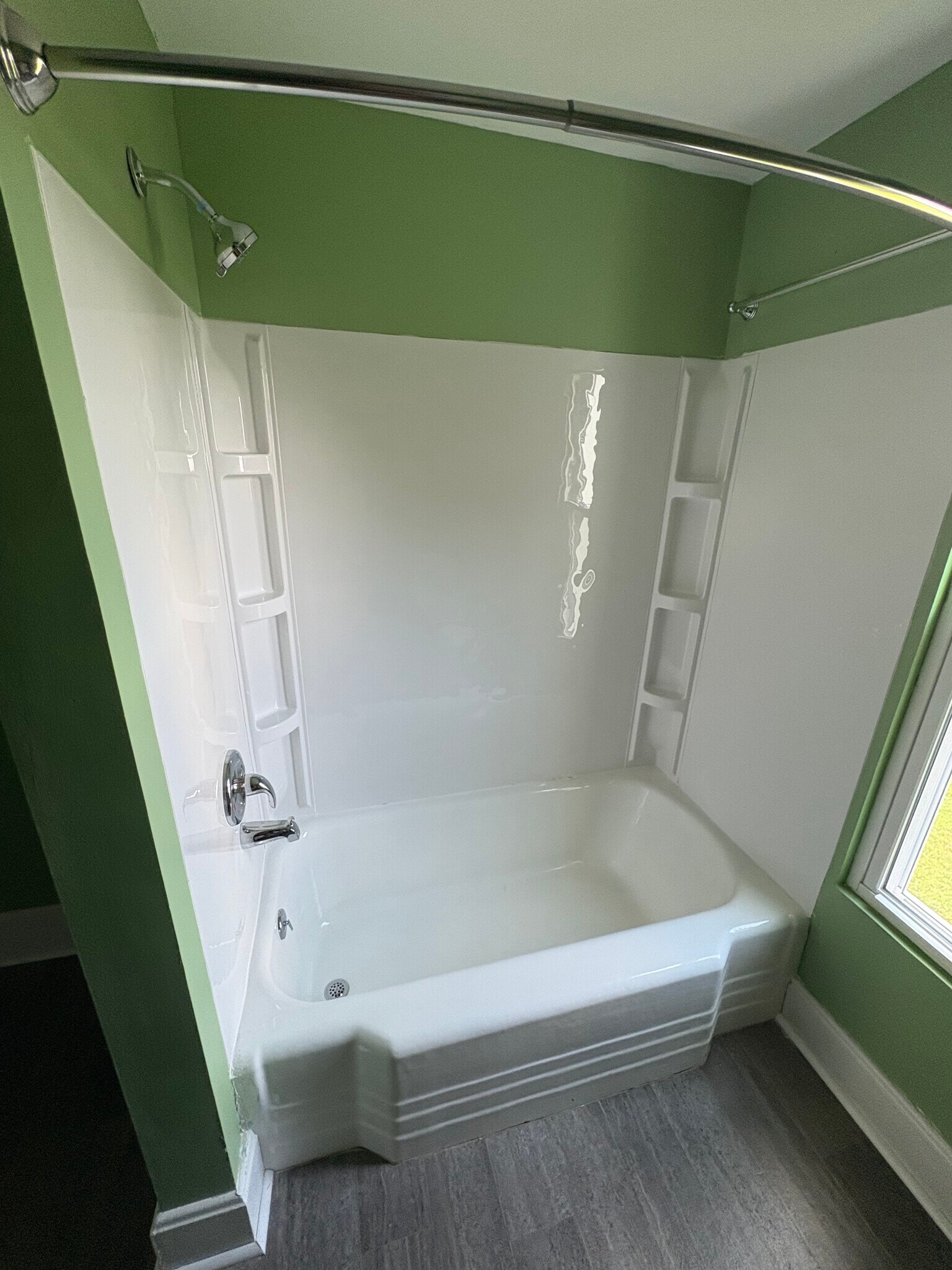 Upstairs bathroom - 6455 Lithopolis Rd