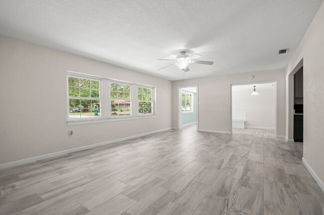 Building Photo - 693 Orange Blossom Dr