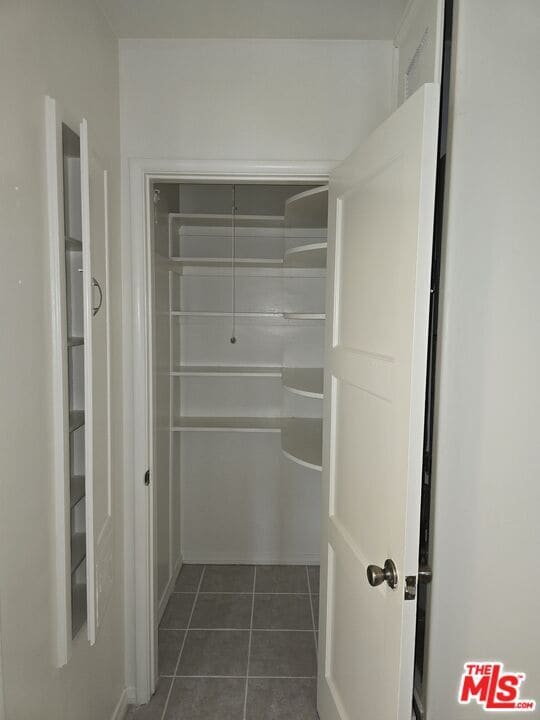 Building Photo - 6243 S Fairfax Ave