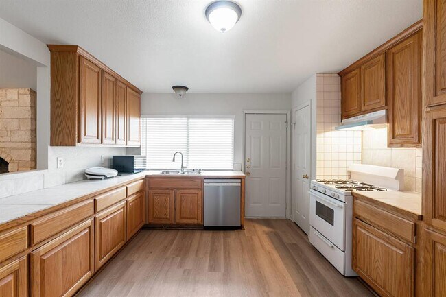 Building Photo - 8408 Staunton Dr
