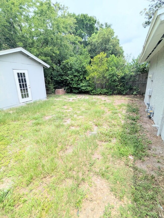 Building Photo - 3Bedroom+BONUS, 2 bath Daytona Beach