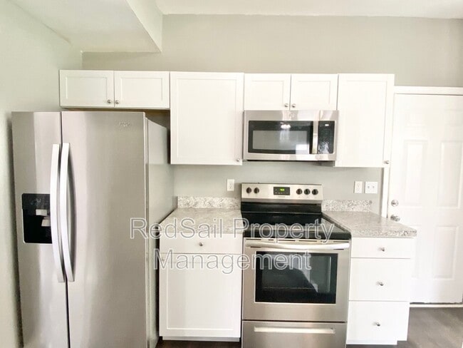 Building Photo - 6205 Calvert Ct