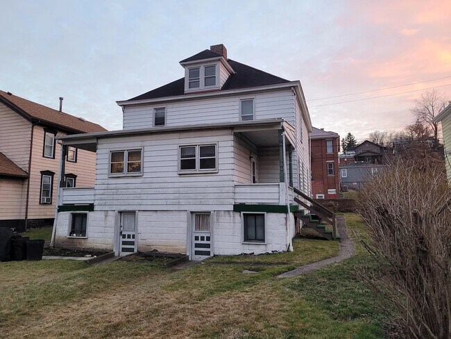 Building Photo - 145 Main St