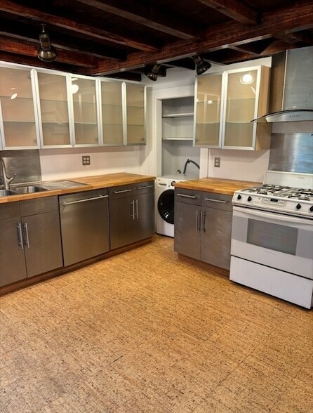 Building Photo - 18 Tremont St