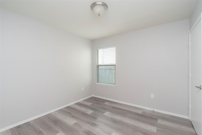 Building Photo - 11221 Kirkland Hill Path