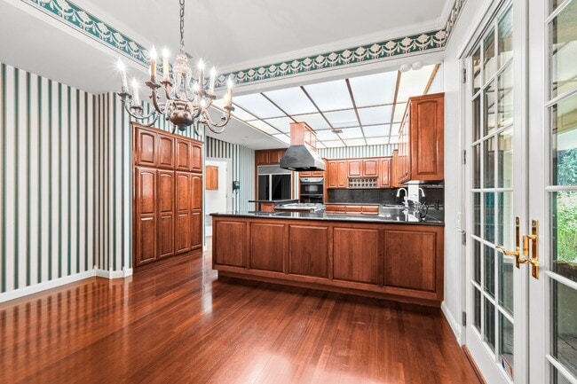 Building Photo - "Experience Luxury Living: Expansive 4-Bedroom Retreat Estate with Scenic Views and Elegant Finis...