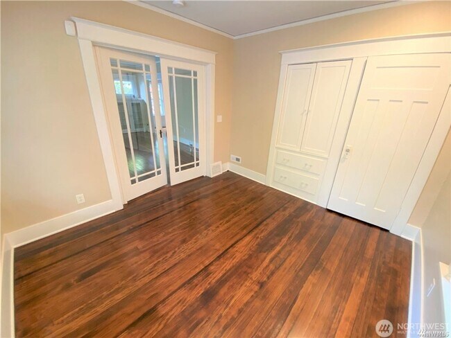 Building Photo - 4bd/2ba Seattle House