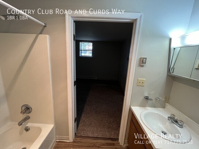 Building Photo - 631 Country Club Rd